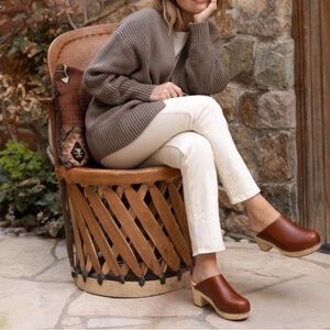 Nisolo All Day Heeled Clog in Brandy